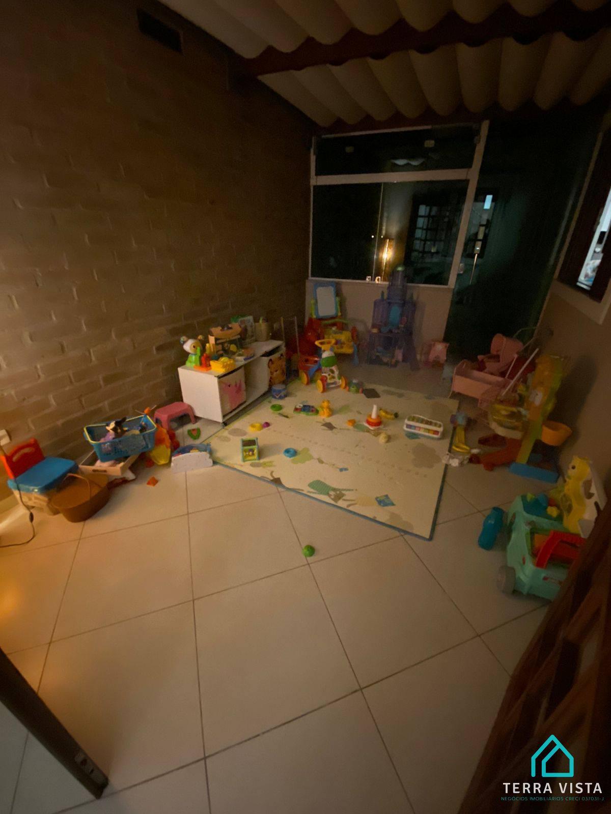  - Casa com 4 quartos, 300m², à venda em Taubaté, CENTRO