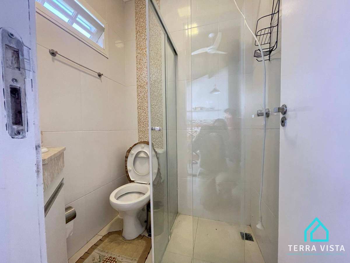  - Casa de condomínio à venda, no CONDOMINIO PINHEIROS,  em Tremembé, jardim santana, com 3 quartos, 237m²