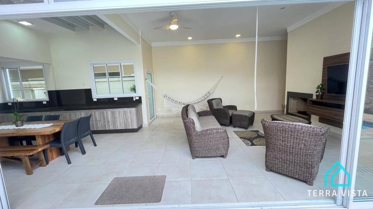  - Casa de condomínio com 3 quartos, 386m², à venda em Taubaté, Vila Costa