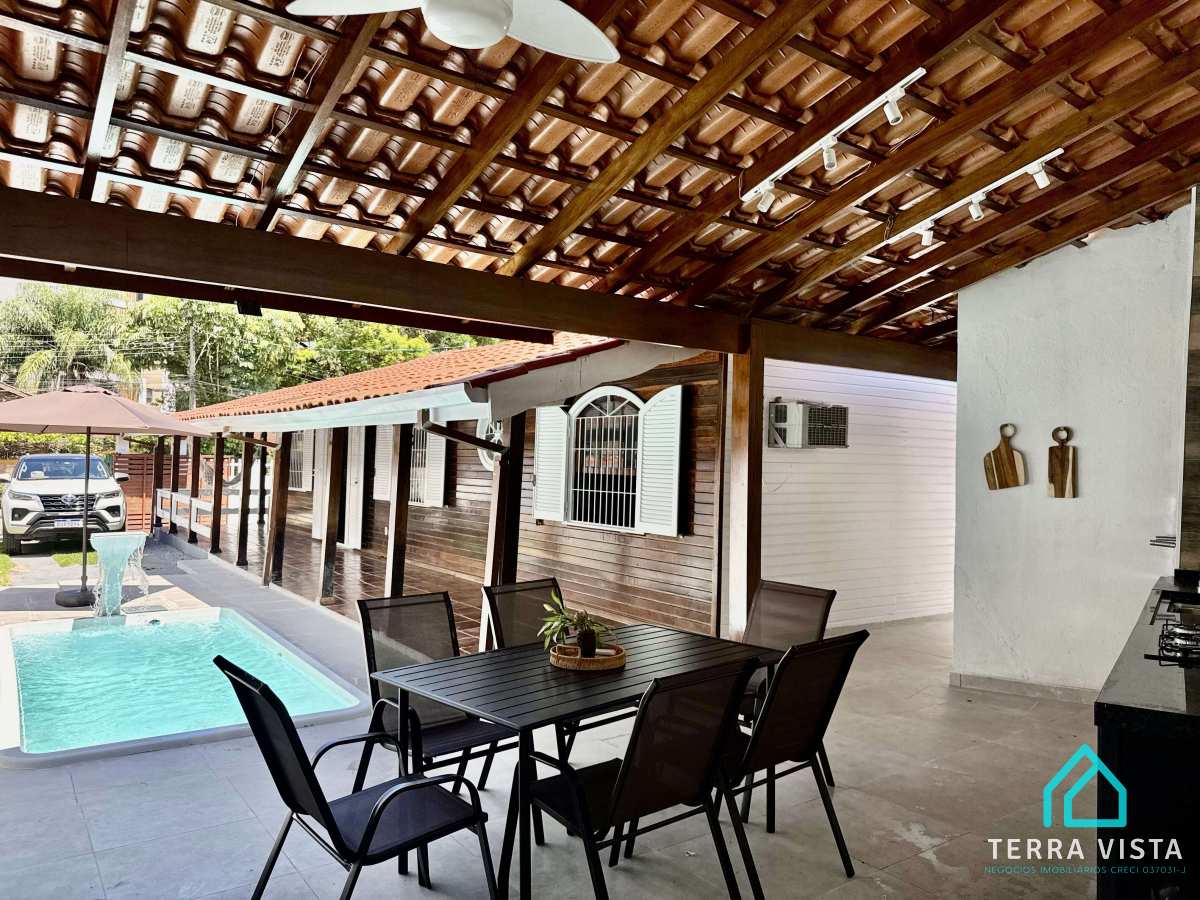 Casa à venda com 3 quartos, 150m² - Enseada,Ubatuba