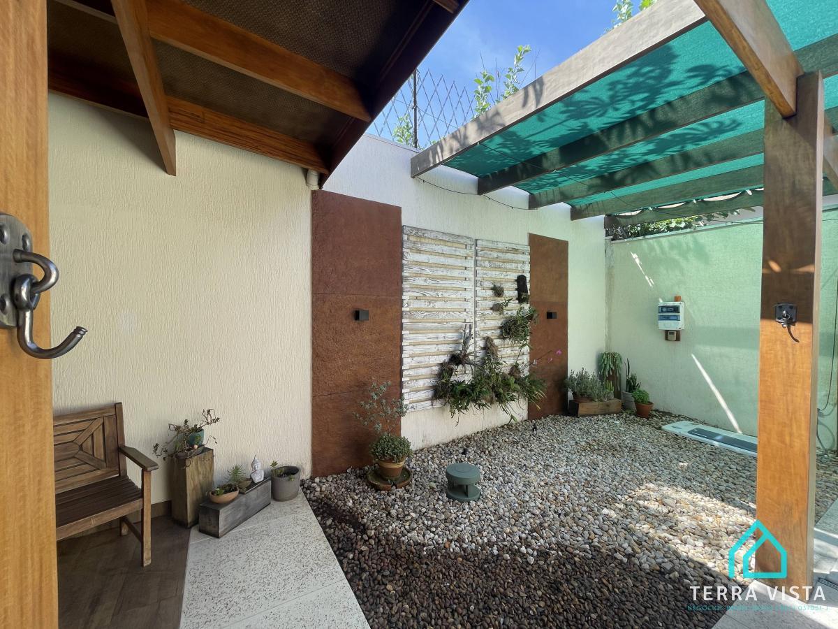  - Lindo Sobrado com 3 suítes no Condomínio Vale dos Príncipes.